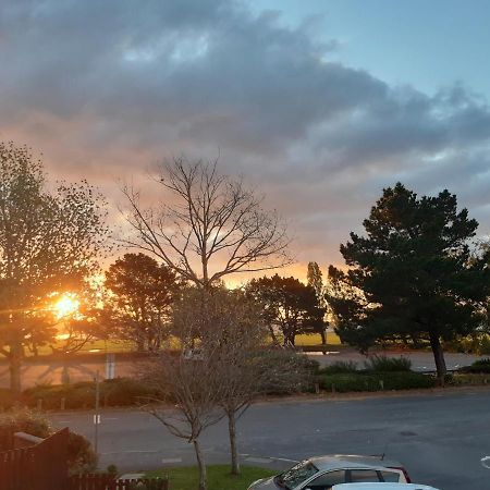 Aqua Vista Apartment Poole Bagian luar foto