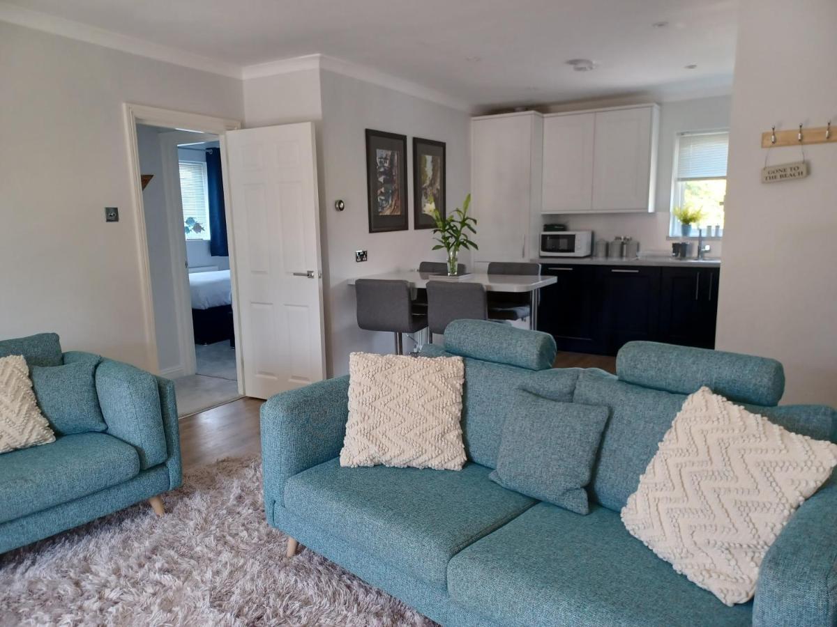 Aqua Vista Apartment Poole Bagian luar foto